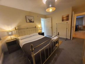 Modern 2BR Chester Flat